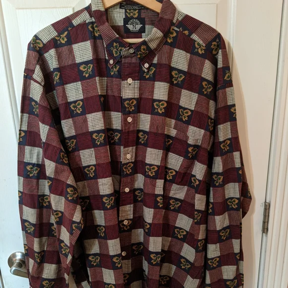 dockers dress shirts Essential Button-Up Shirt, Classic Fit Dockers go wear from the golf course to happy hour Dockers Boxy short sleeve shirt